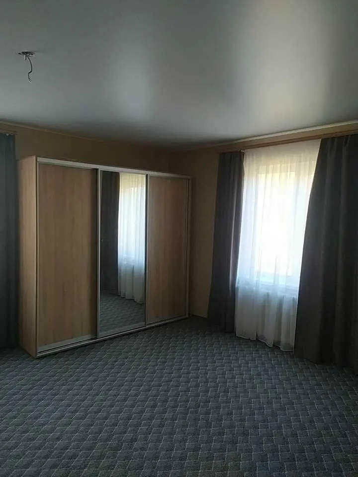 Окремий будинок в центральній частині міста