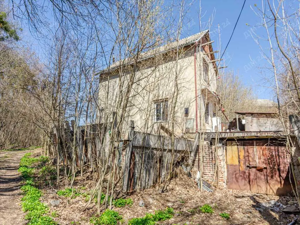 Окремий будинок на Горбанівці.