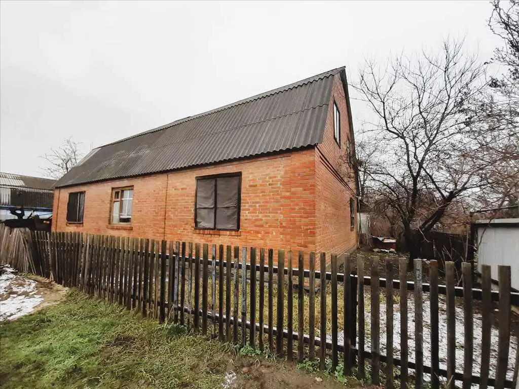 Копили. Просторий будинок в гарному місці. 