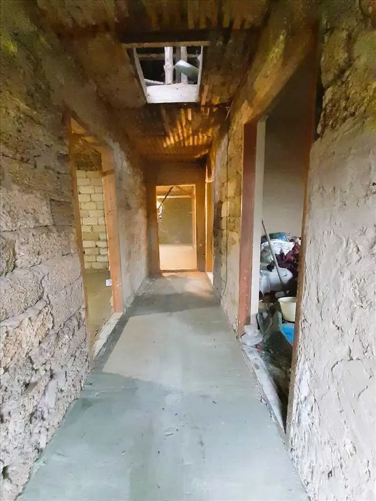 Копили. Просторий будинок в гарному місці. 