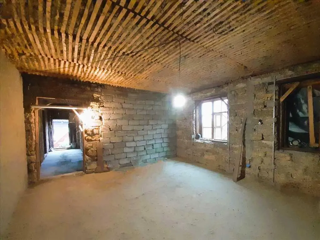 Копили. Просторий будинок в гарному місці. 