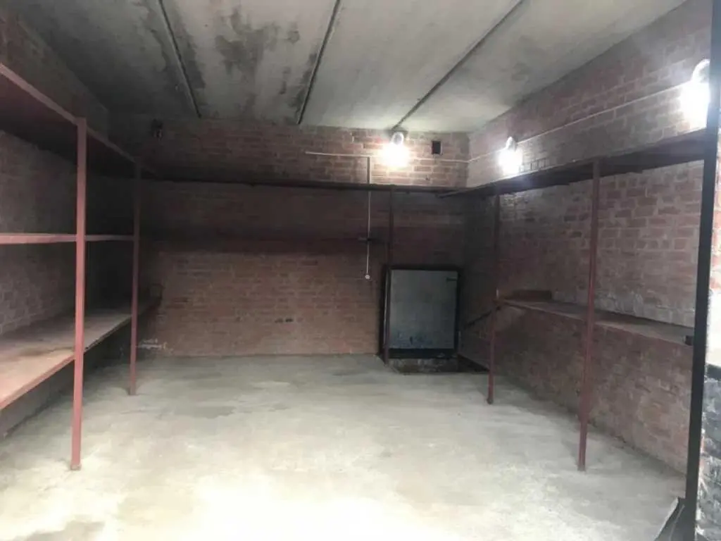 Гараж з великим потенціалом на Браїлках!