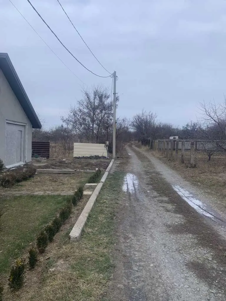  Пропонуємо Вашій увазі  земельну ділянку 20 соток у с. Гора