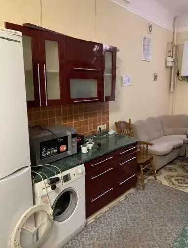 Продаж сталінки з гаражем на Браїлках