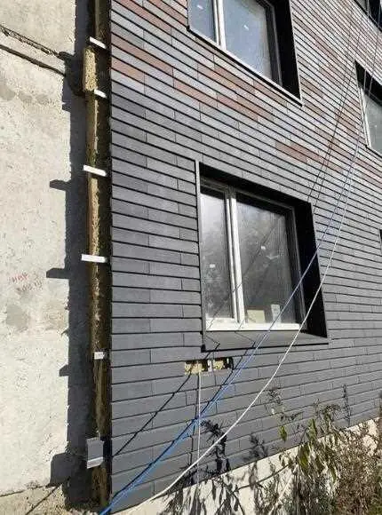 В продажу трикімнатна квартира