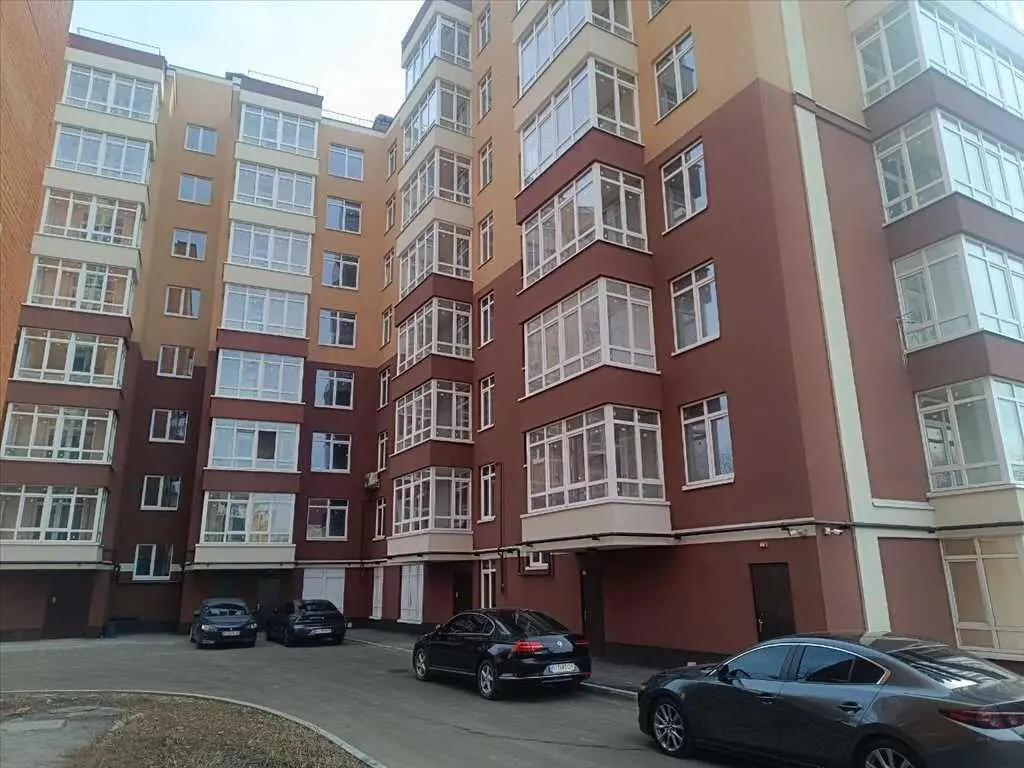 Двокімнатна квартира в новому будинку в центрі
