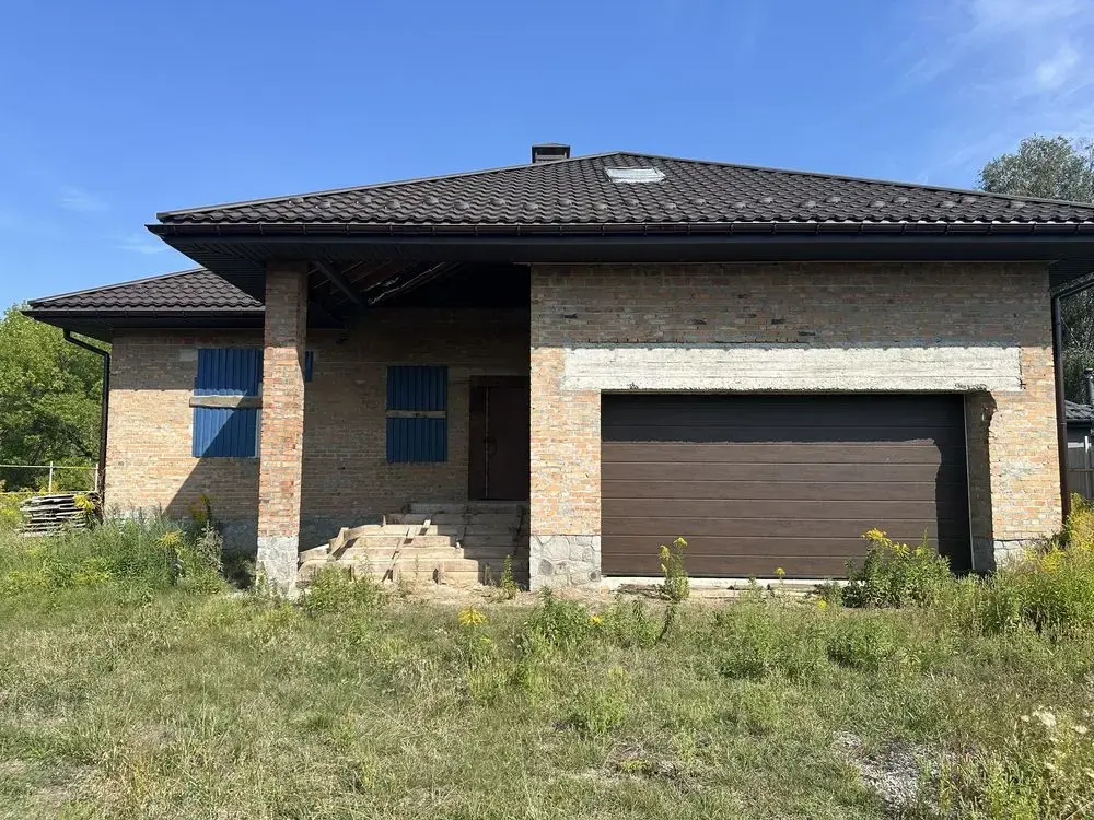 Продаж нового будинку на Яківцях