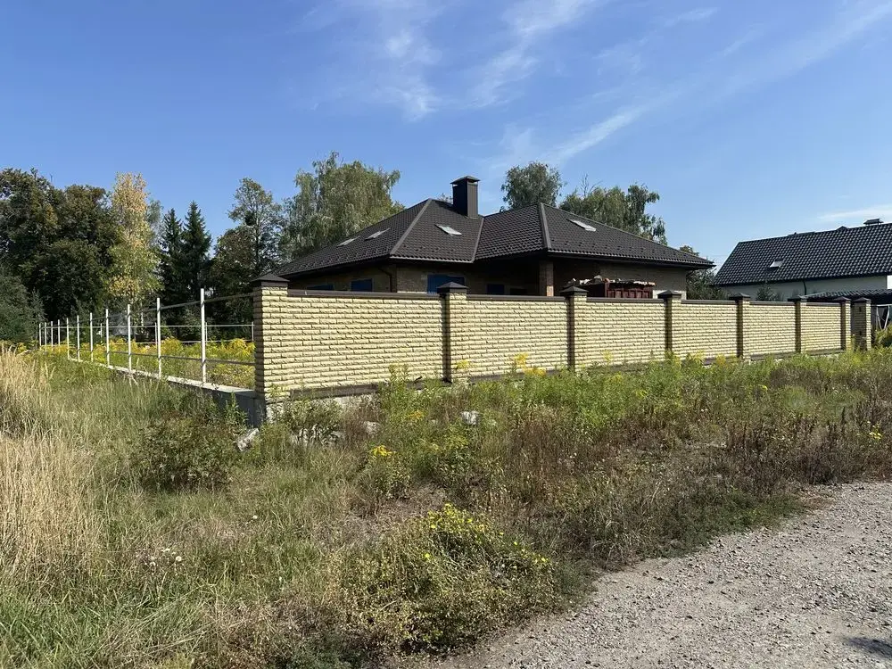 Продаж нового будинку на Яківцях