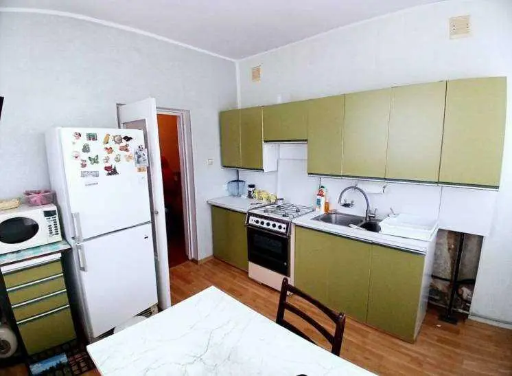 Цегляний будинок на Червоному Шляху