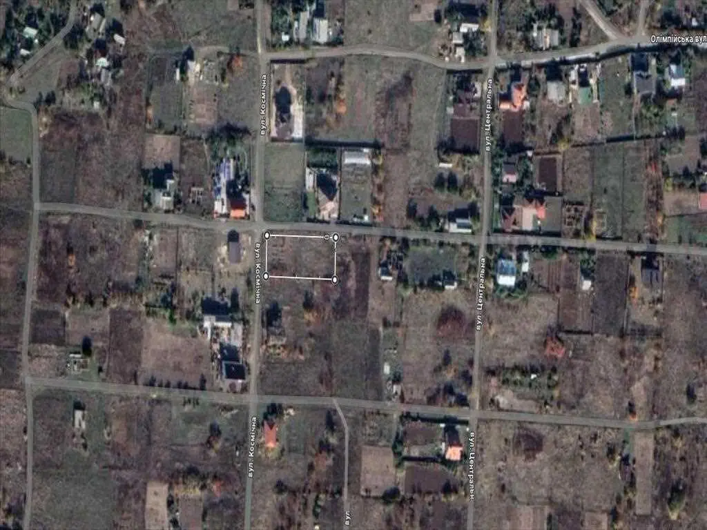 Продаж ділянки з фундаментом та гаражем 