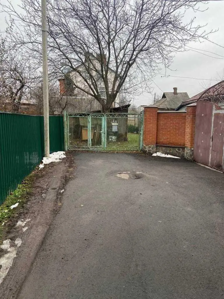 Продається частина будинку 