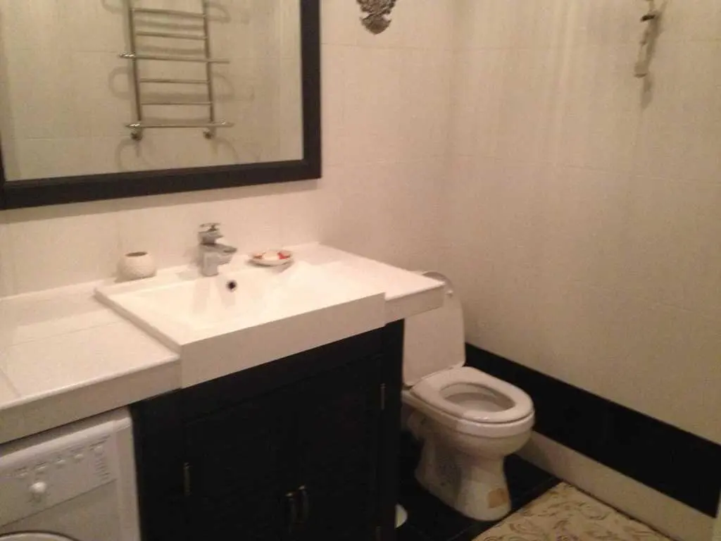 Продається 2 кімнатна квартира на Боженка 
