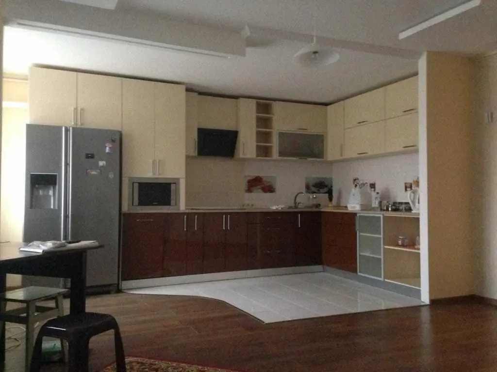 Продається 2 кімнатна квартира на Боженка 
