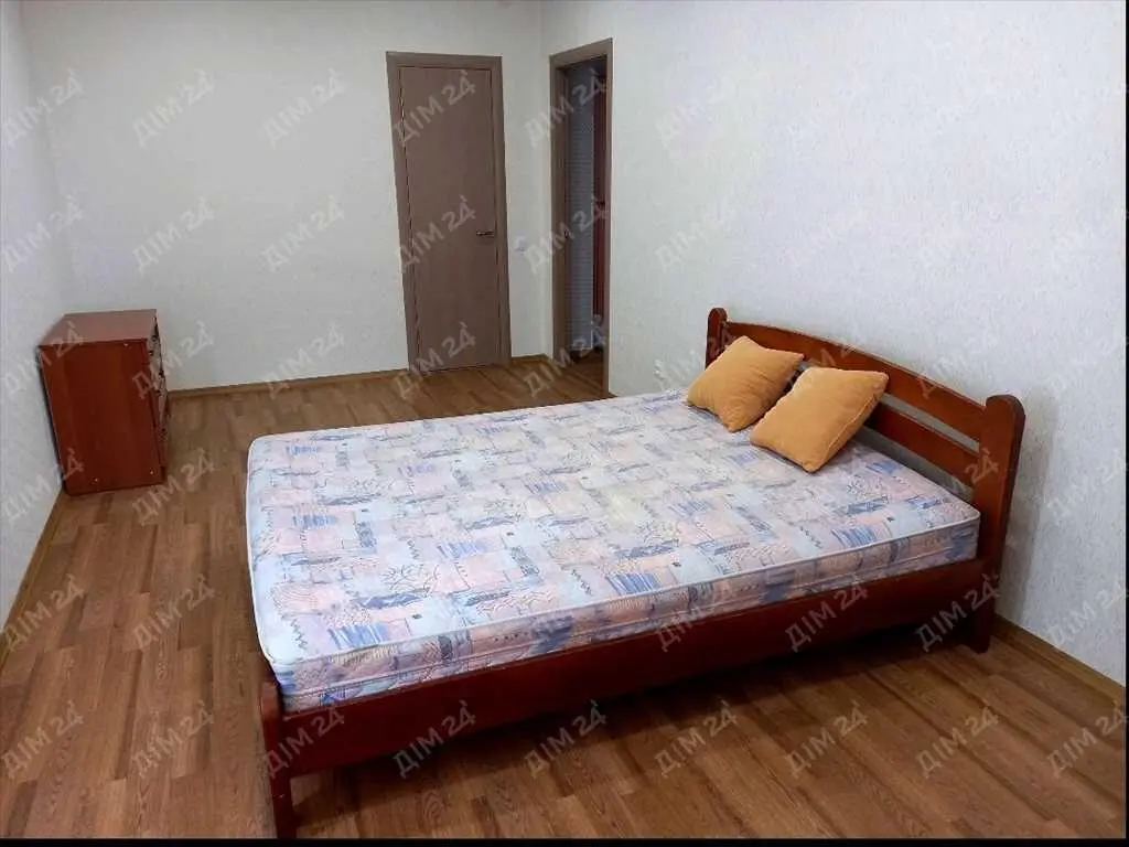 Двокімнатна з автономним опаленням!