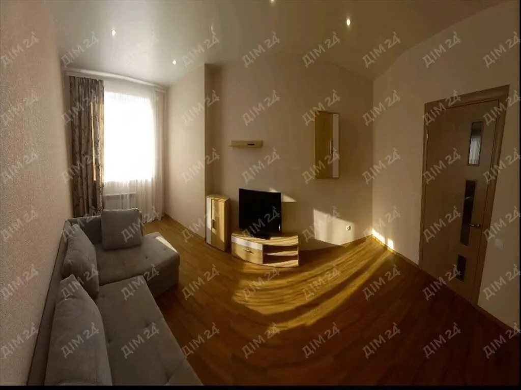 Двокімнатна з автономним опаленням!