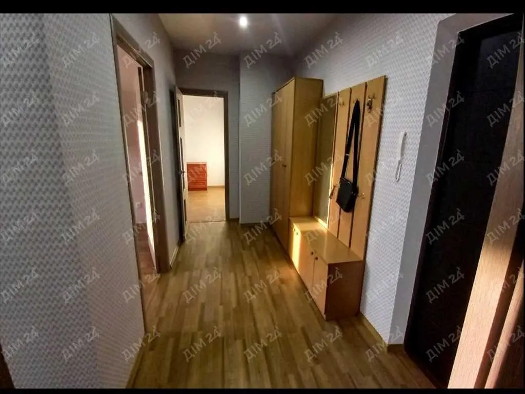 Двокімнатна з автономним опаленням!