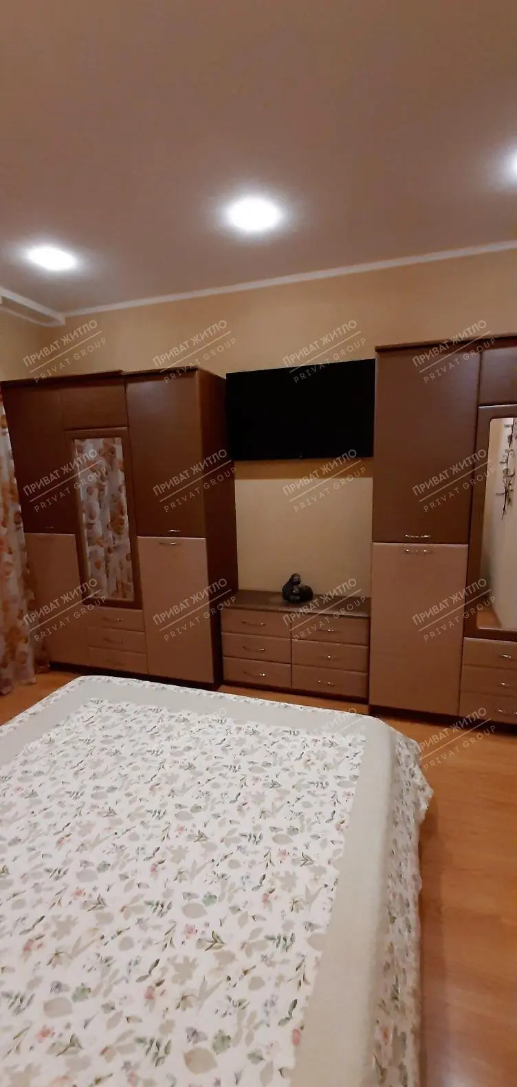 Продаж трикімнатної квартири в Розсошенцях