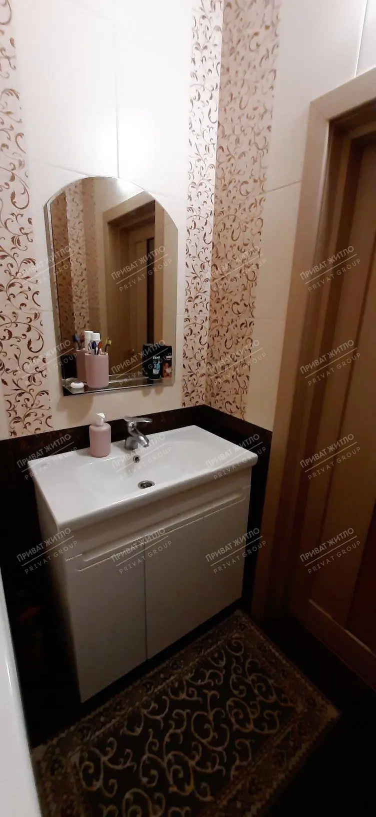 Продаж трикімнатної квартири в Розсошенцях