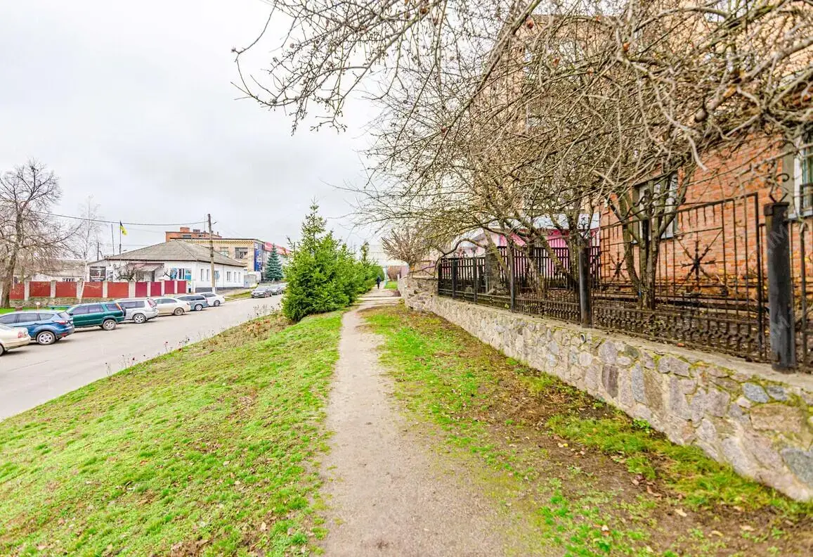 Нові Санжари. Ідеальна локація під комерцію.