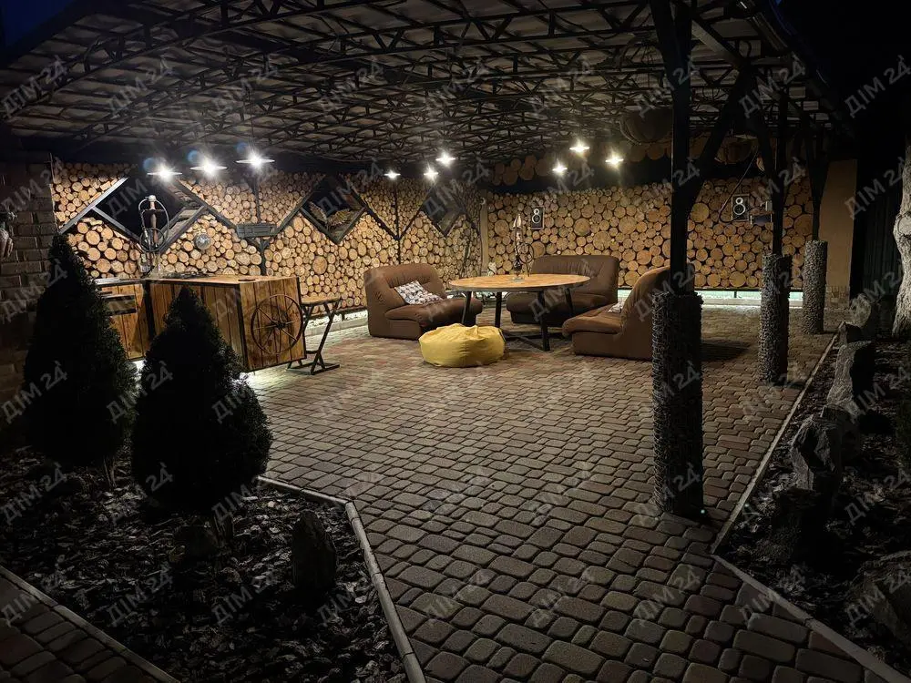 Шикарний будинок у Нових Санжарах