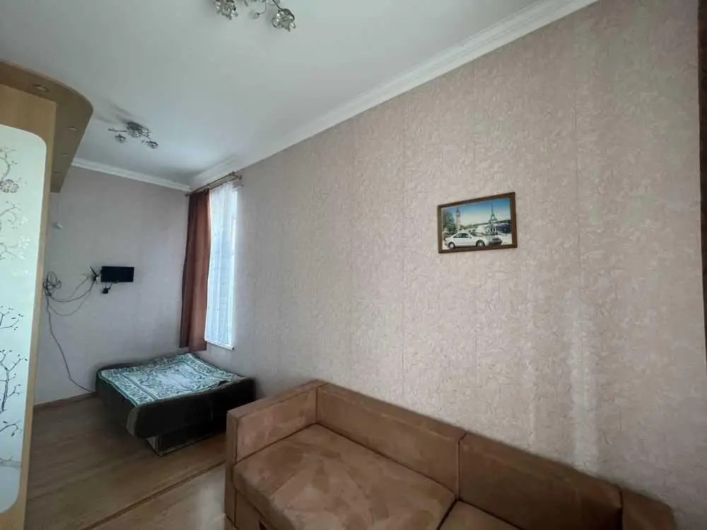 Продається 2 кімнатна квартира на Дмитра Коряка 