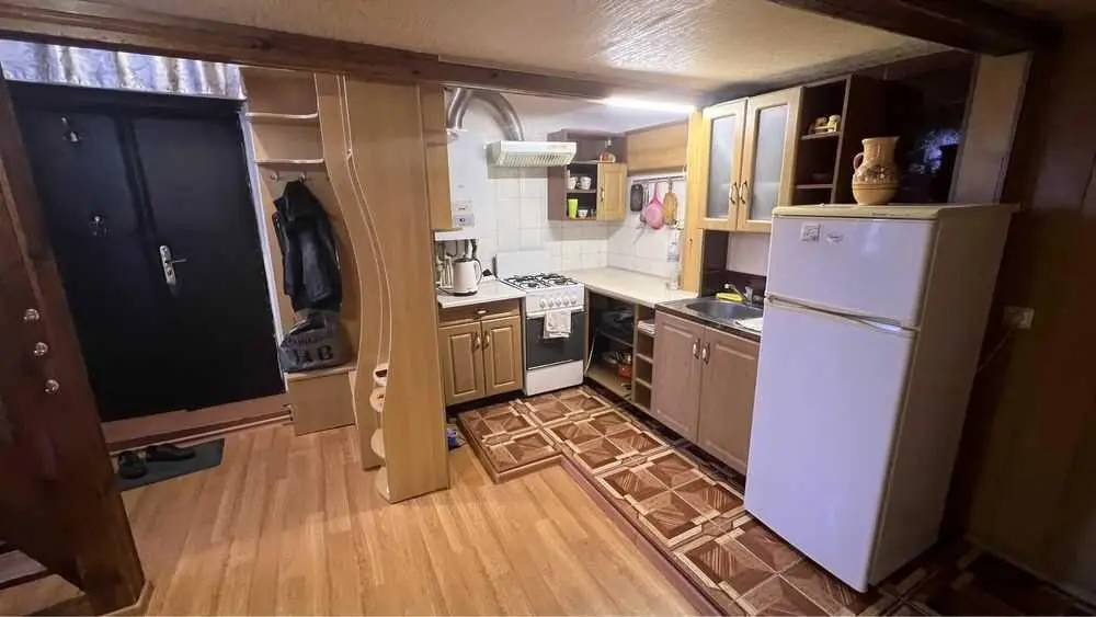 Продається 2 кімнатна квартира на Дмитра Коряка 