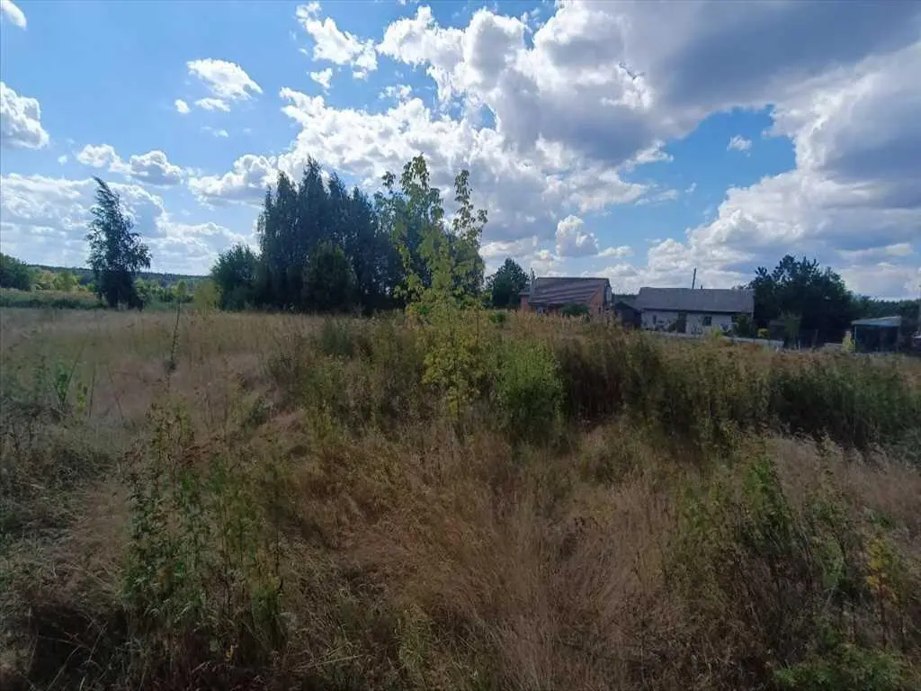 Ділянка в центрі с.Микільське.