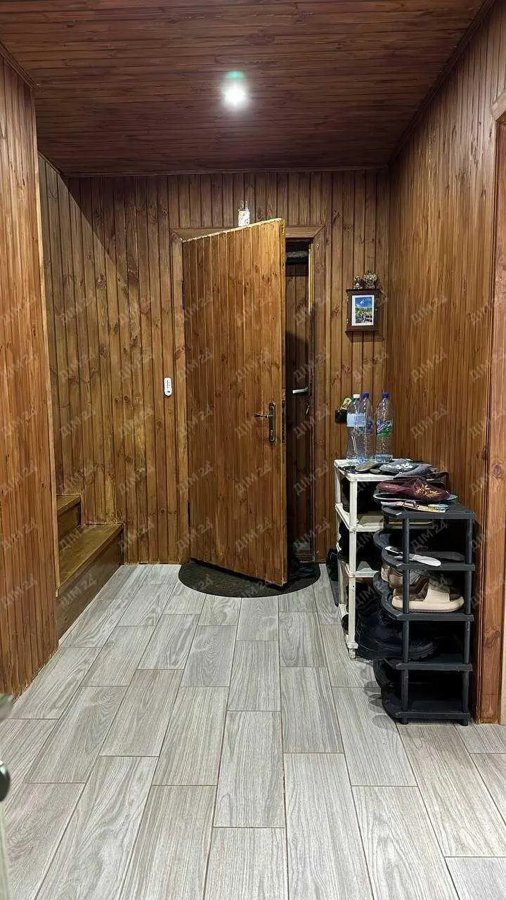 Будинок поруч з зупинкою! 