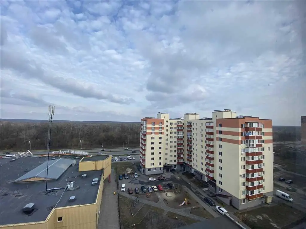 Простора квартира в новобудові на Леваді!