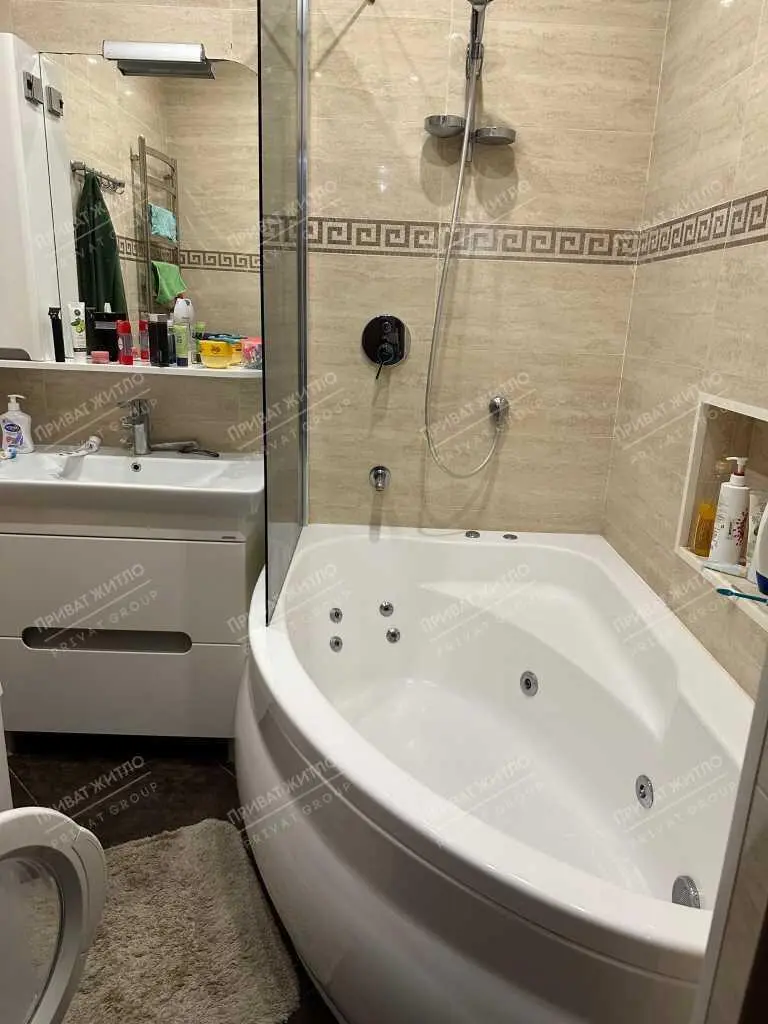 Квартира з індивідуальним опаленням у центрі міста з ремонтом!