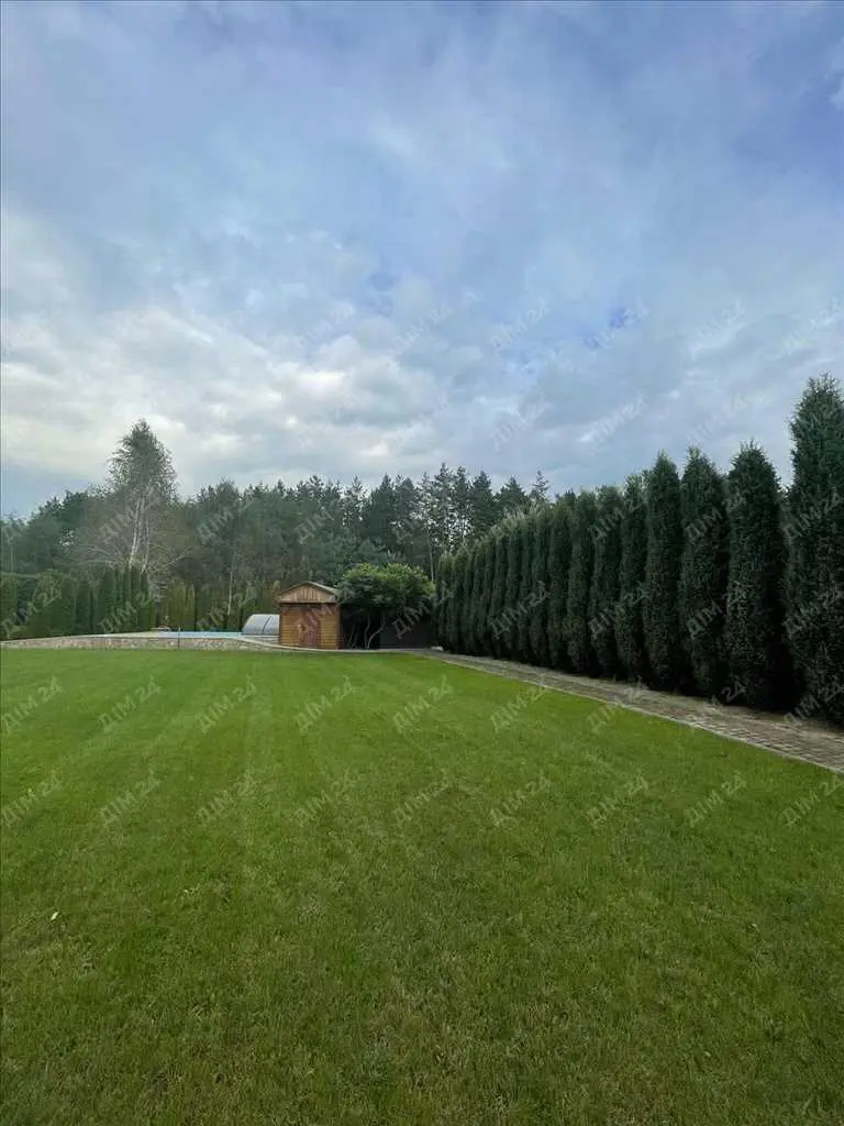 Унікальний будинок із зрубу в передмісті Полтави (Клюшники)