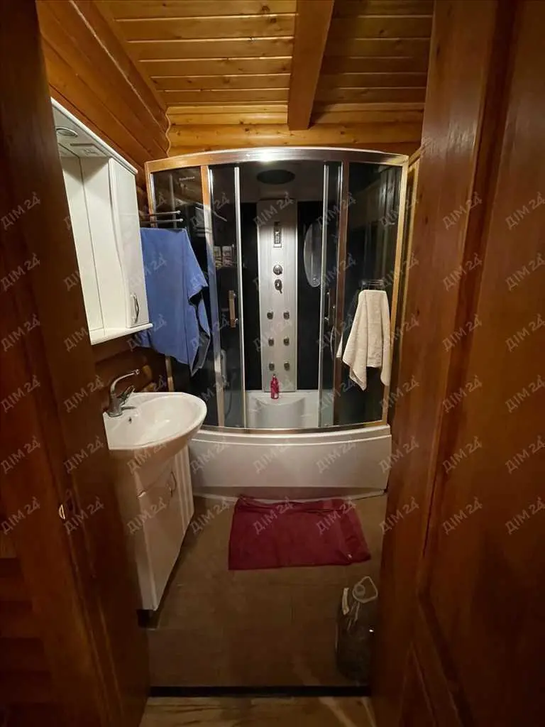 Унікальний будинок із зрубу в передмісті Полтави (Клюшники)