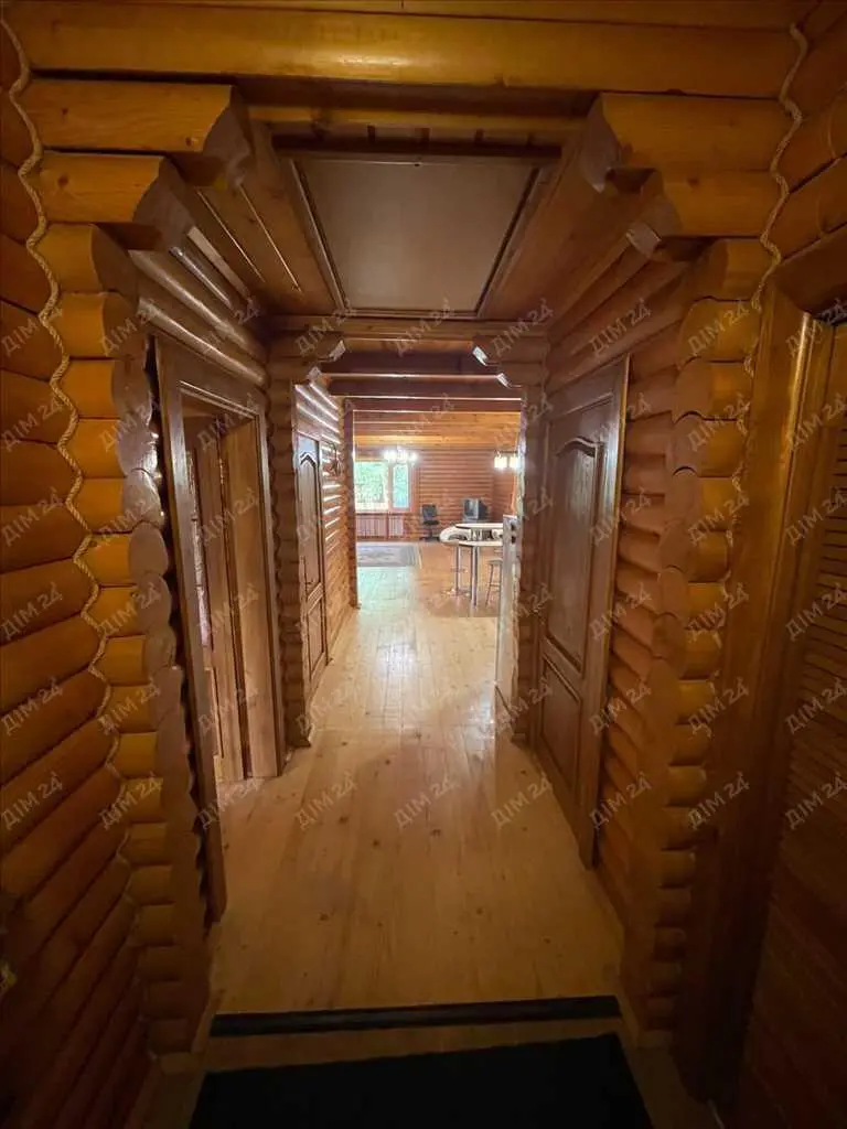 Унікальний будинок із зрубу в передмісті Полтави (Клюшники)