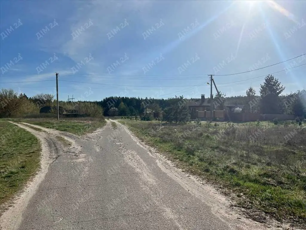 Земельна ділянка з виходом в ліс!