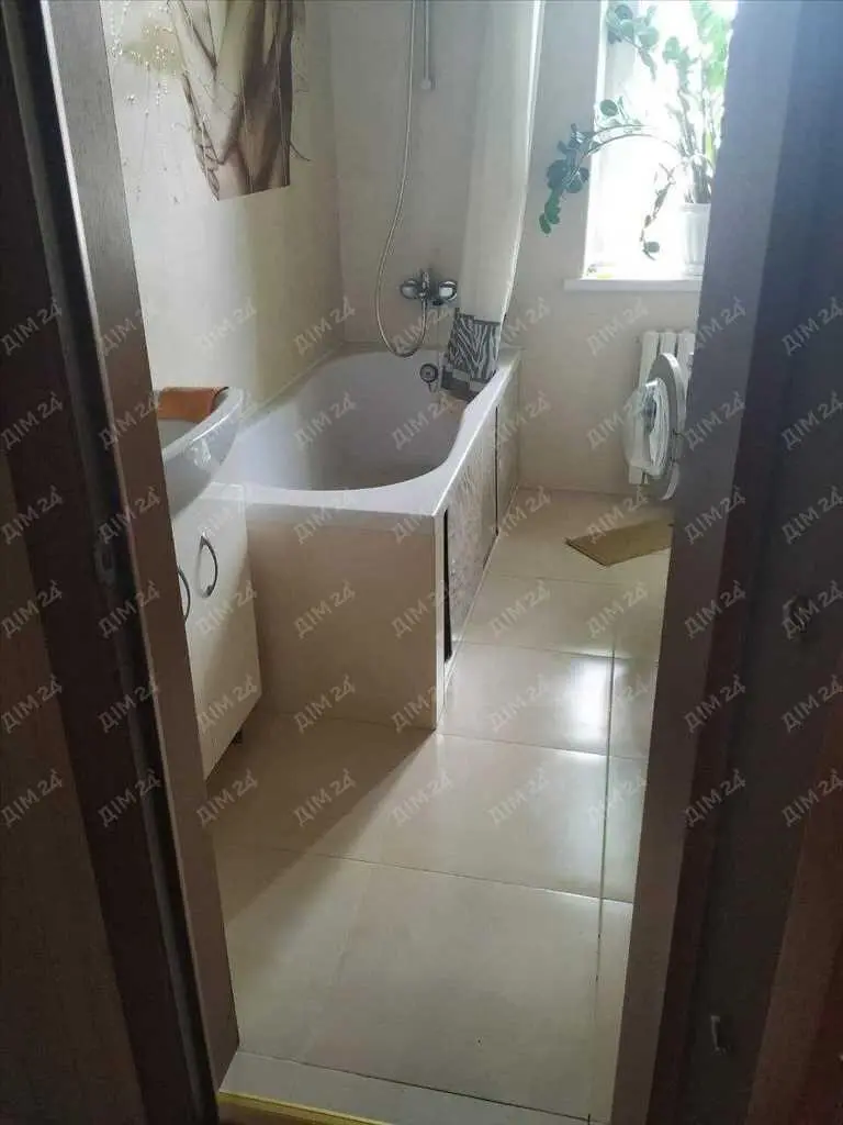 Квартира з автономним опаленням в центральній частині міста.