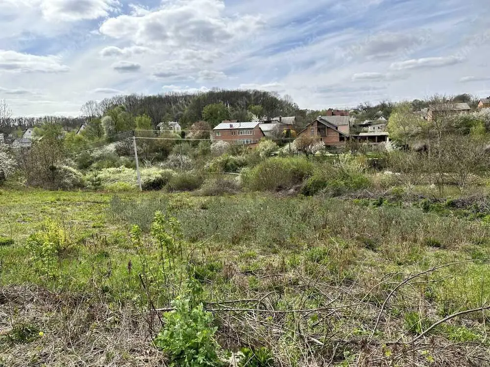 Ділянка в Яру під забудову!