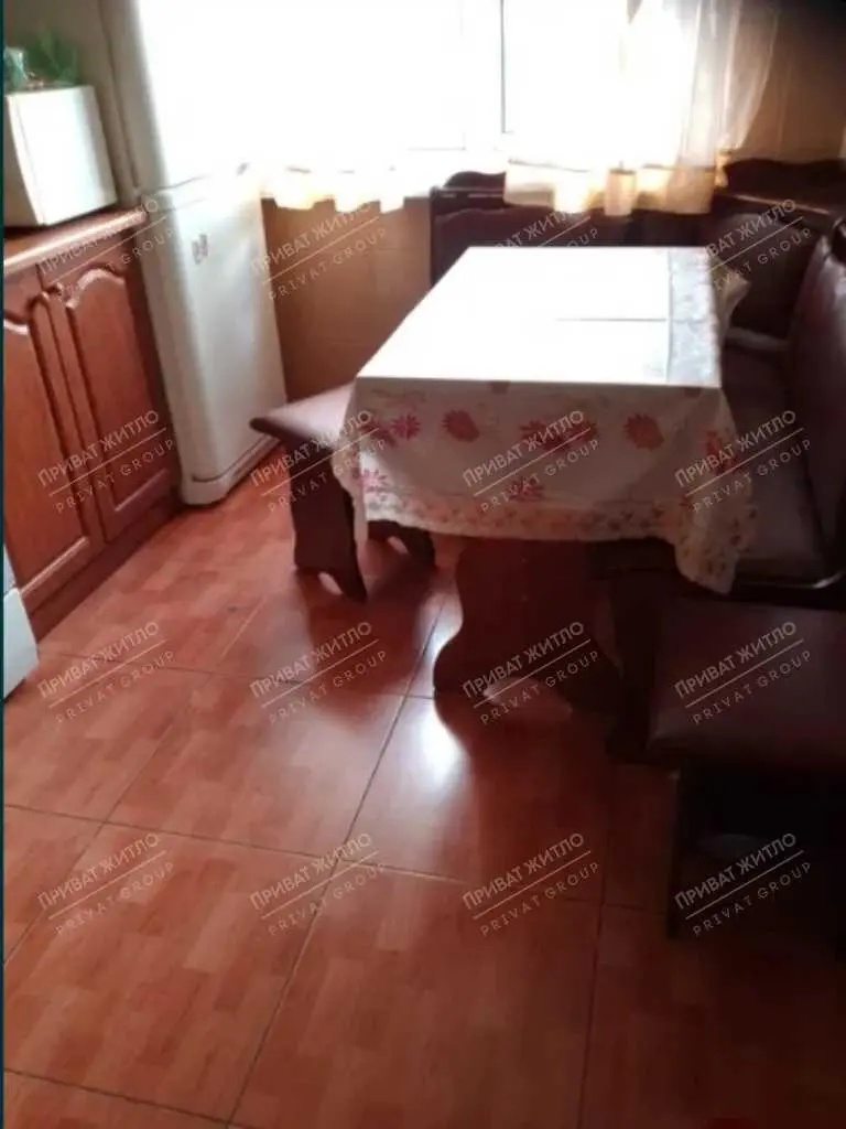 Простора  3x комнатна квартира на Леваді