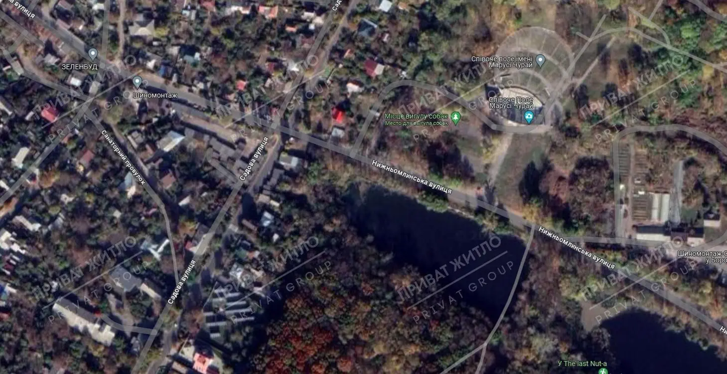 Ділянка поруч з Парком Перемоги 
