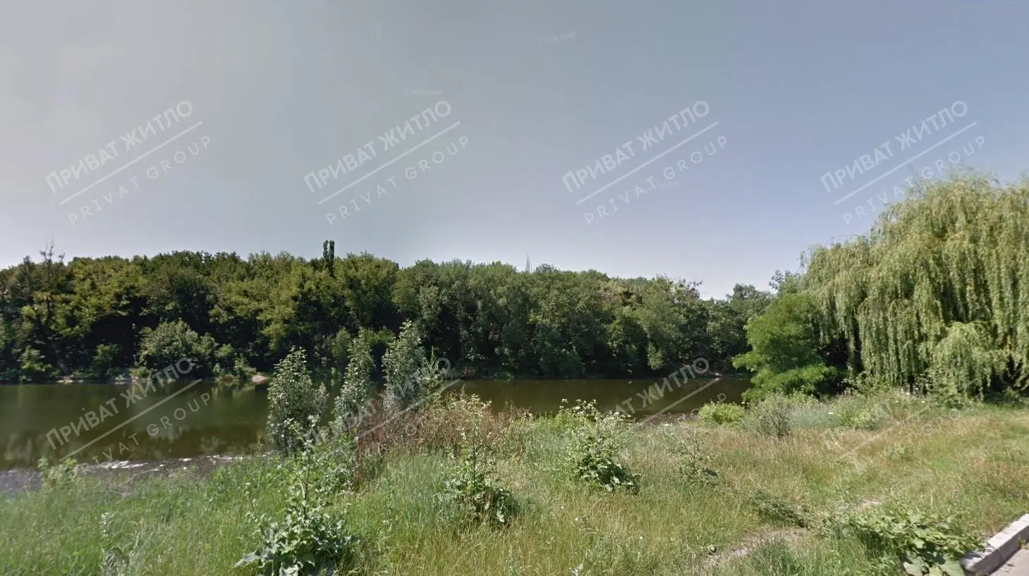 Ділянка поруч з Парком Перемоги 
