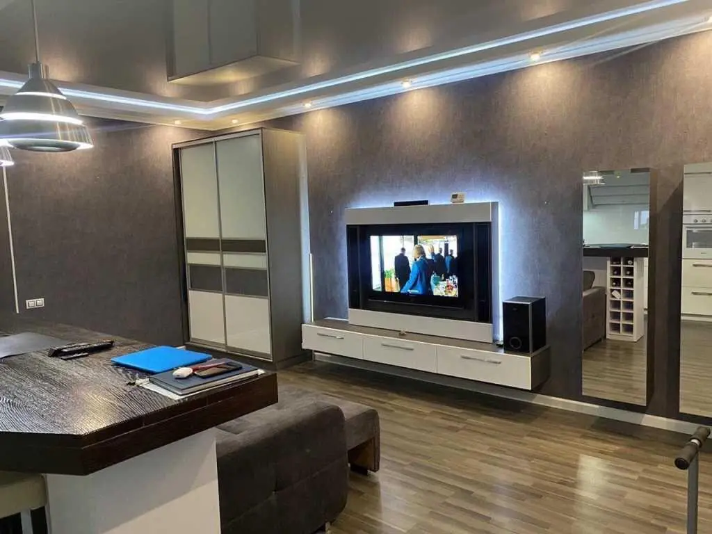 Неперевершена квартира на Подолі