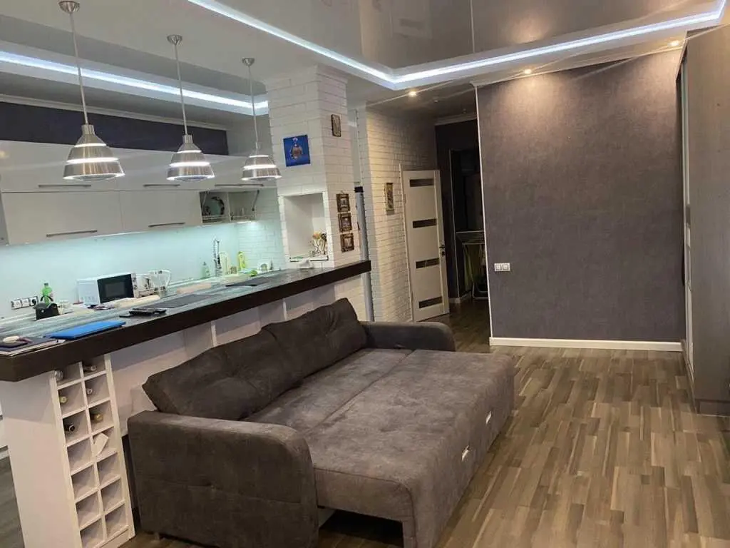 Неперевершена квартира на Подолі