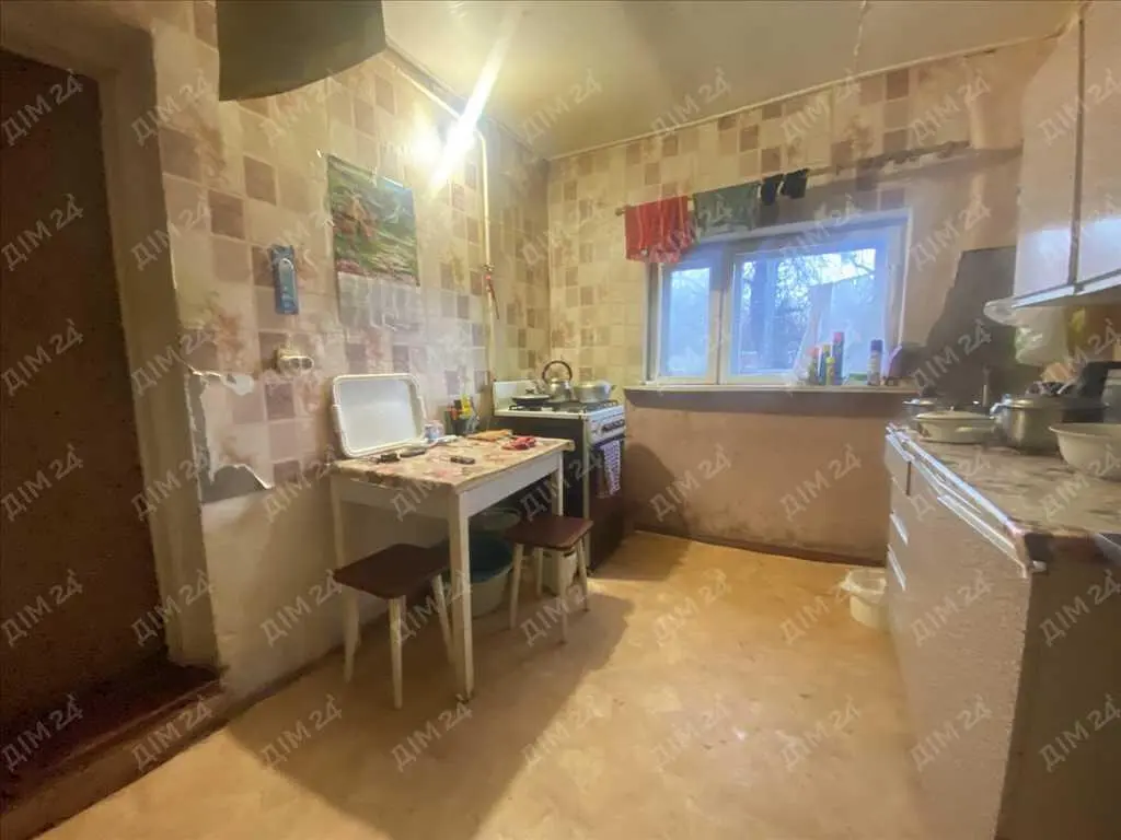 Частина будинку з центральними комунікаціями!