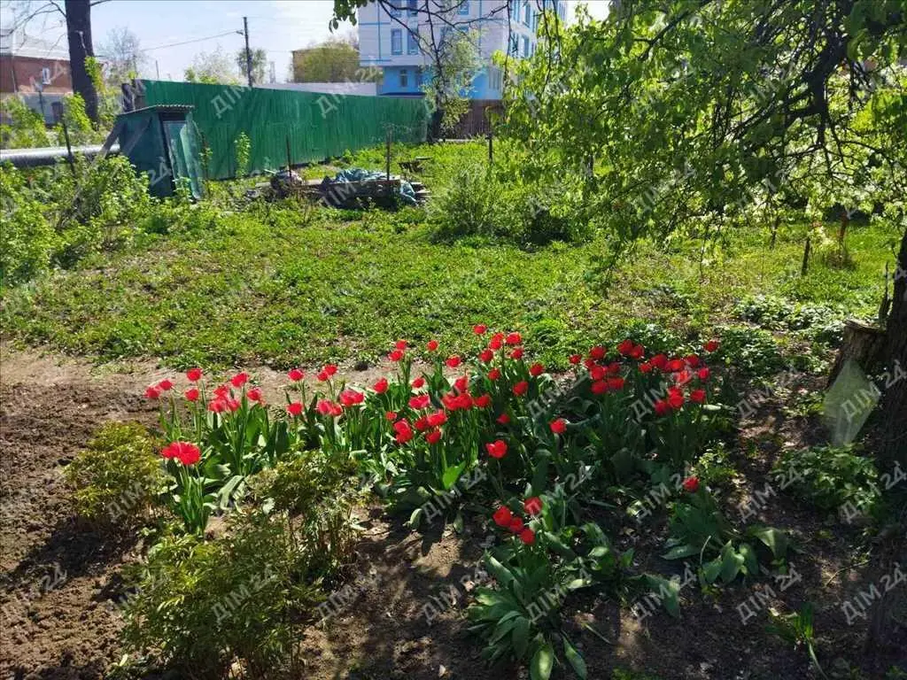 Частина будинку з центральними комунікаціями!