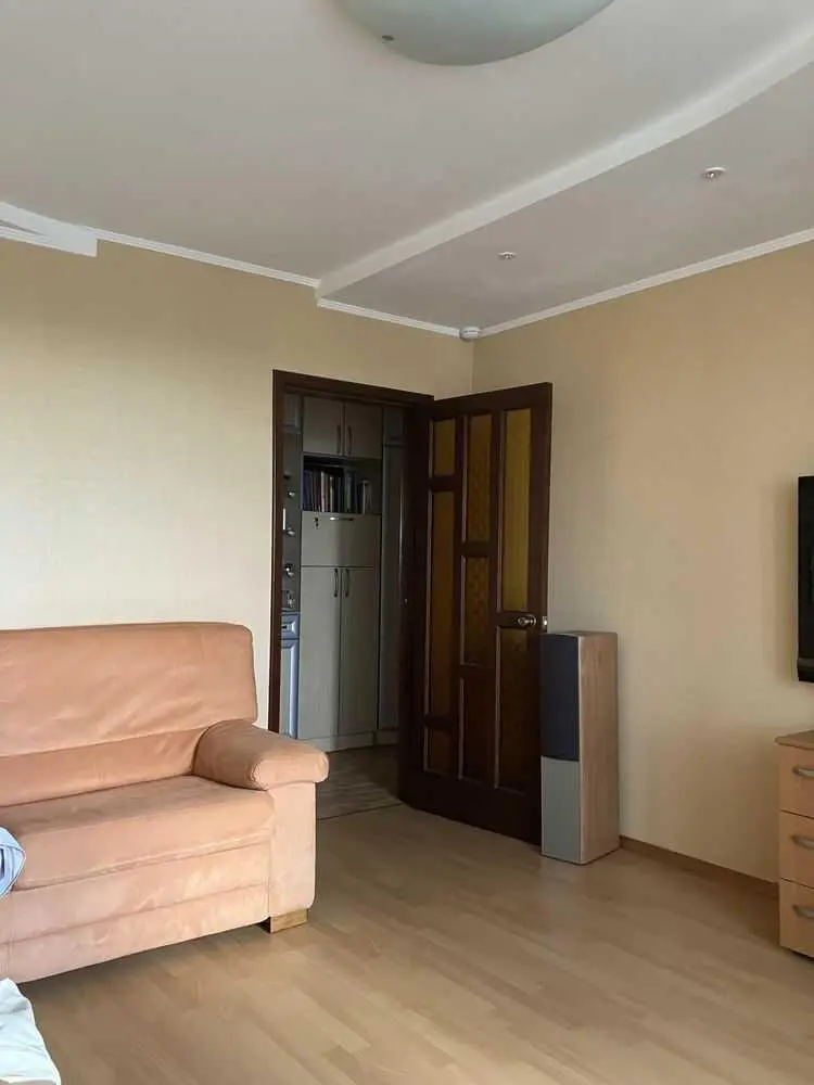 Простора, гарна 3к квартира, Сади-2!