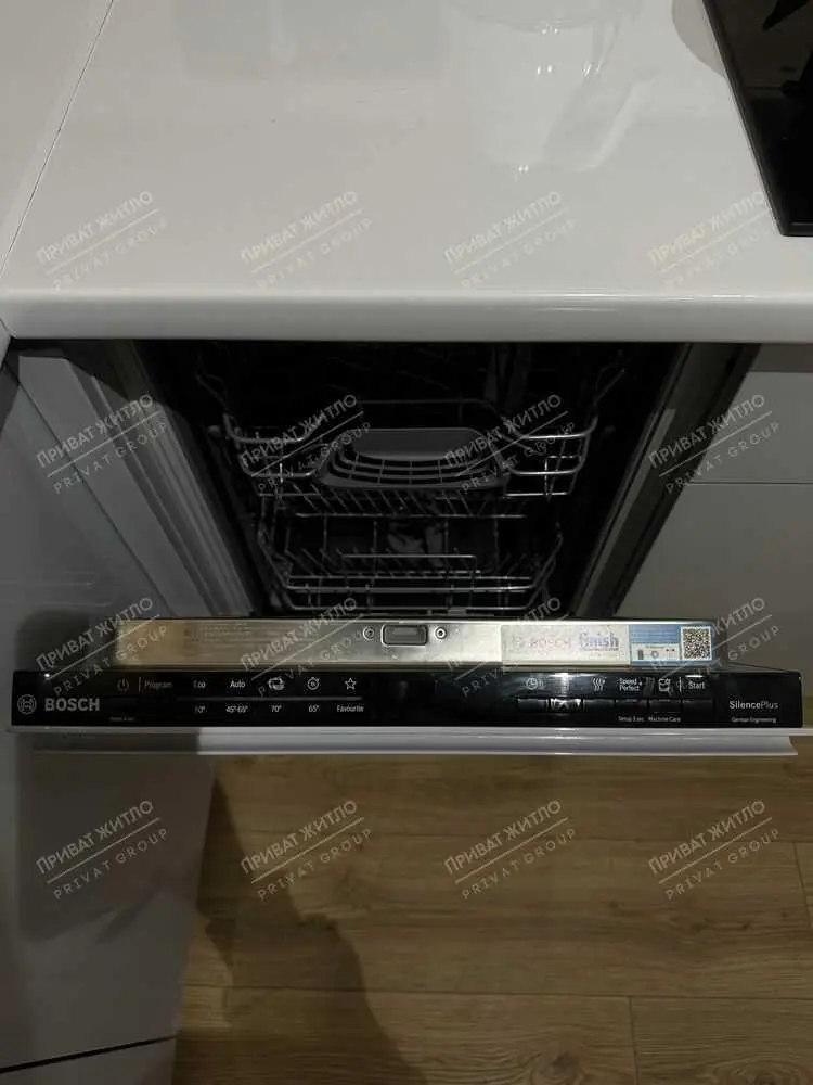 Трикімнатна квартира в новому сучасному будинку з дизайнерським ремонтом