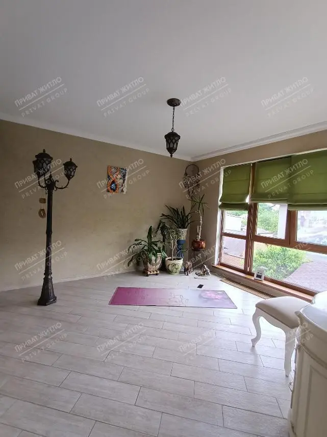 Ваш власний дім із басейном та барбекю всього за 5 хвилин від Сонячного парку!