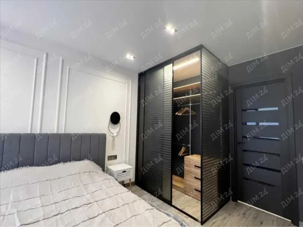 Двокімнатна квартира з авторським ремонтом