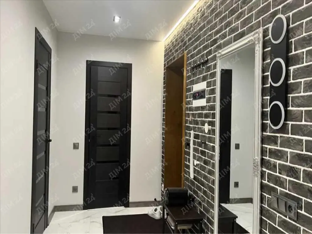 Двокімнатна квартира з авторським ремонтом