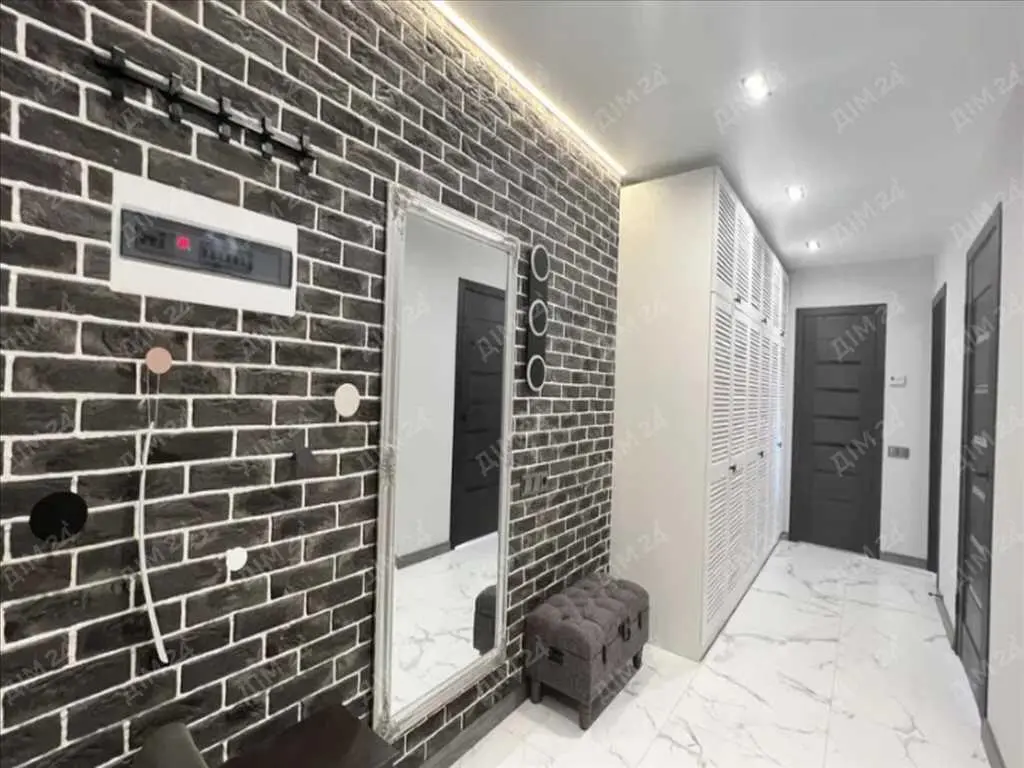 Двокімнатна квартира з авторським ремонтом