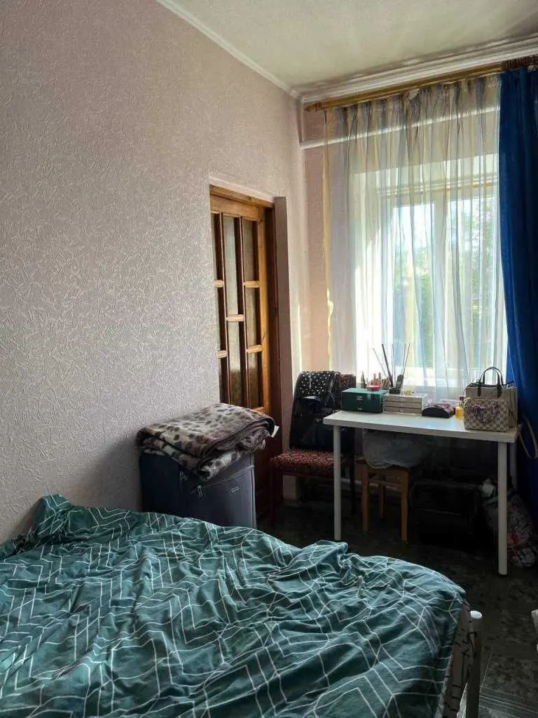 Окремий будинок поблизу площі Зигіна!